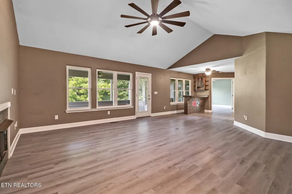 246 Autumn Drive Crossville, TN 38571