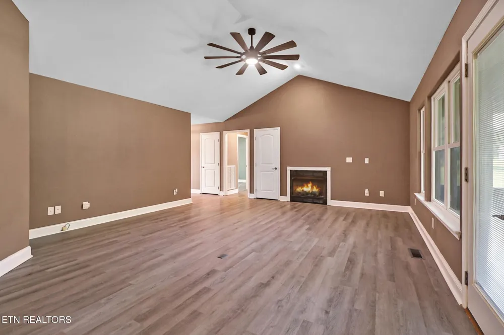 246 Autumn Drive Crossville, TN 38571