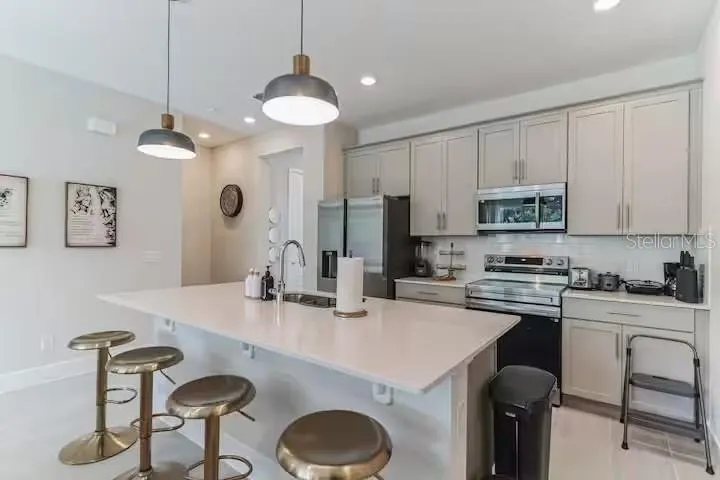 7842 SPECTRUM DRIVE Reunion, FL 34747