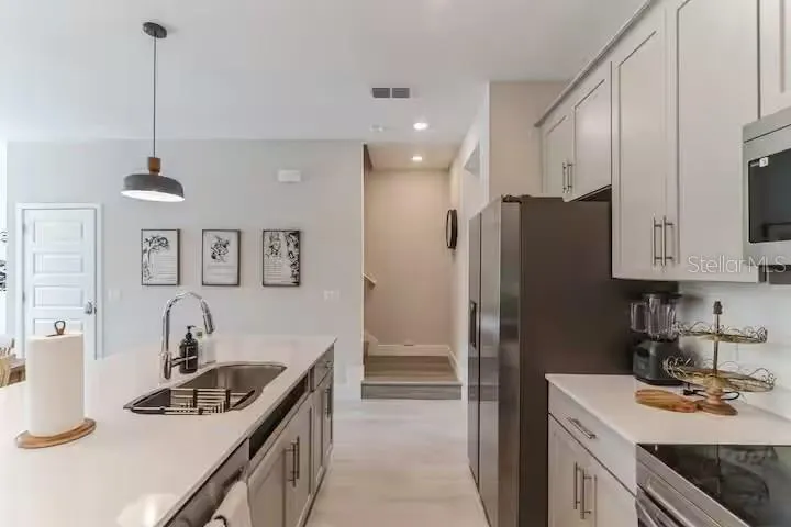 7842 SPECTRUM DRIVE Reunion, FL 34747