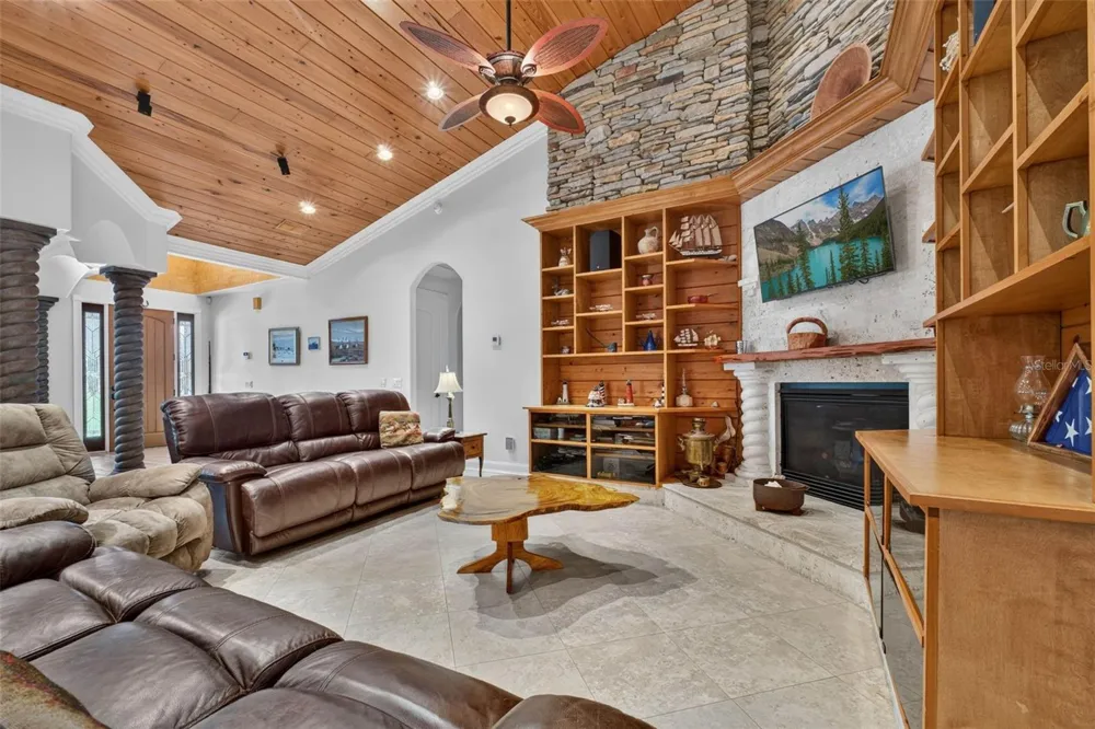 13342 W LAKE YALE ROAD Umatilla, FL 32784