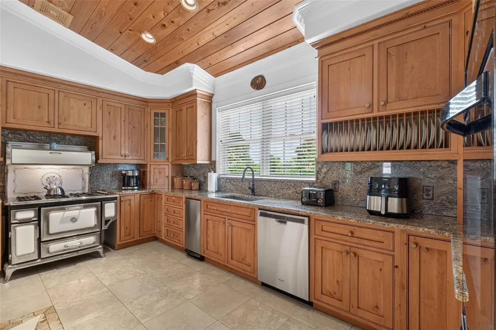 13342 W LAKE YALE ROAD Umatilla, FL 32784