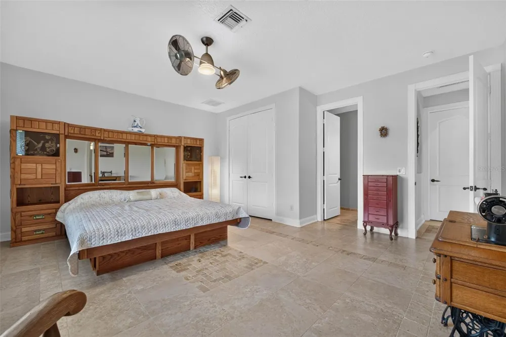 13342 W LAKE YALE ROAD Umatilla, FL 32784