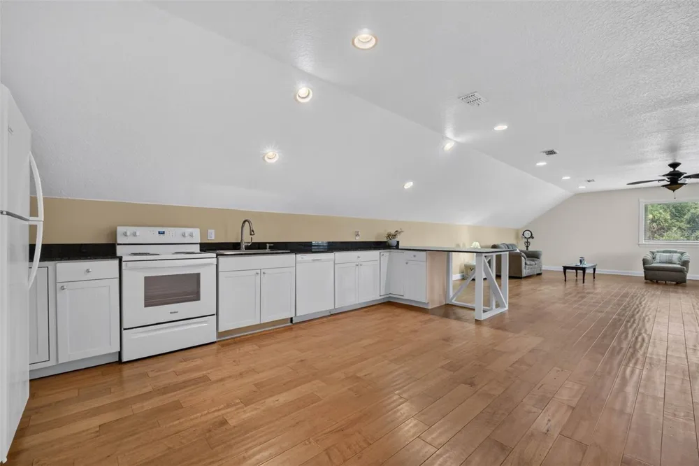 13342 W LAKE YALE ROAD Umatilla, FL 32784