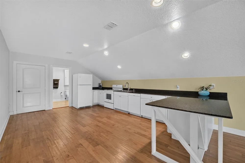 13342 W LAKE YALE ROAD Umatilla, FL 32784