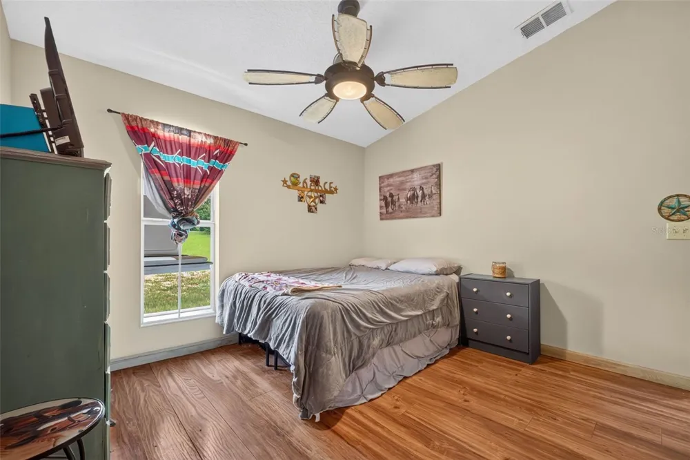13342 W LAKE YALE ROAD Umatilla, FL 32784