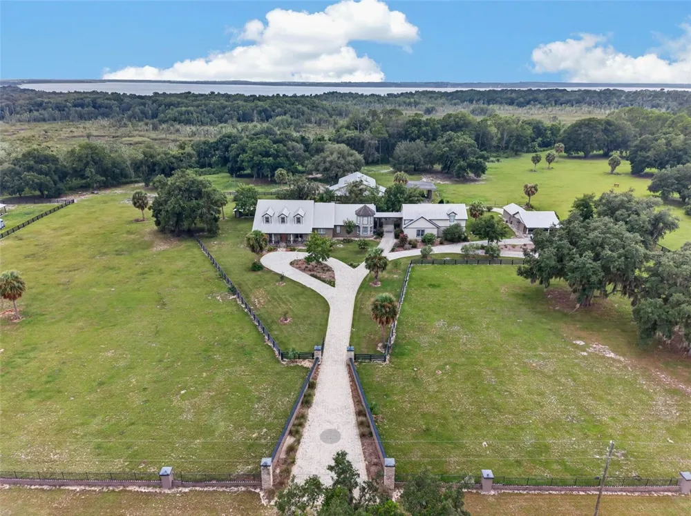 13342 W LAKE YALE ROAD Umatilla, FL 32784