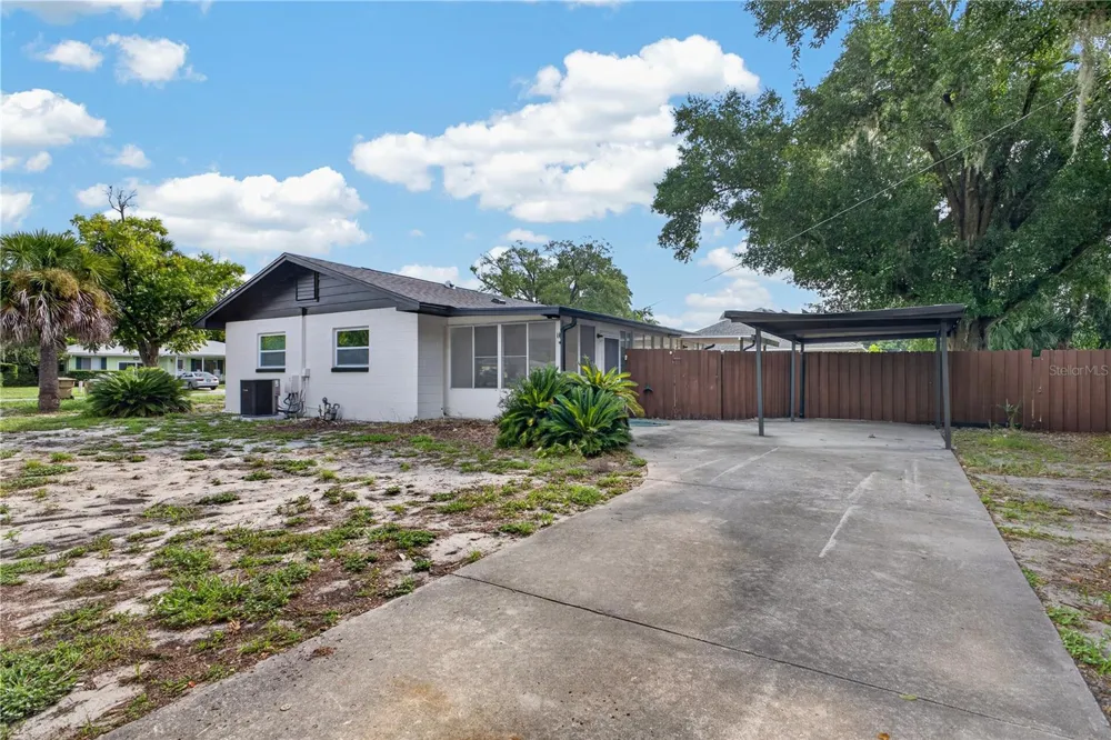 2390 NORTHLAND ROAD Mount Dora, FL 32757
