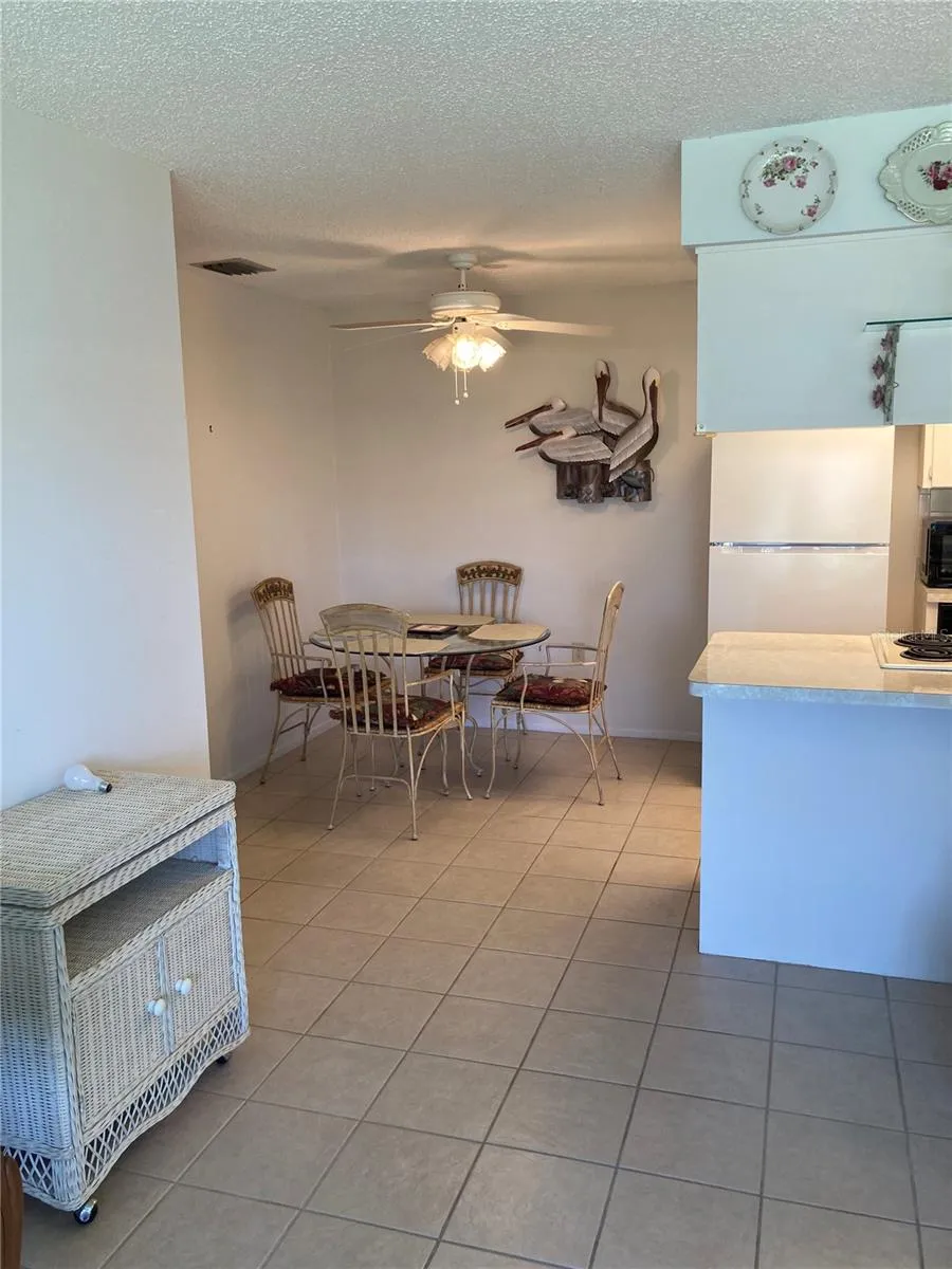 4313 TAHITIAN GARDENS CIRCLE CIRCLE #B Holiday, FL 34691
