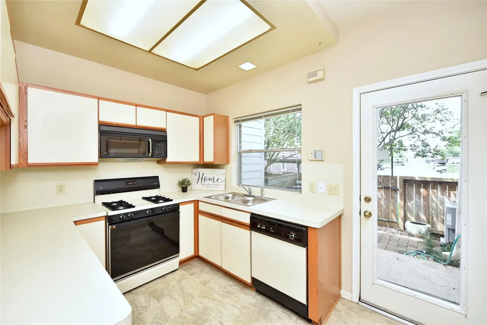 2930 Grants Lake Boulevard #2704 Sugar Land, TX 77479
