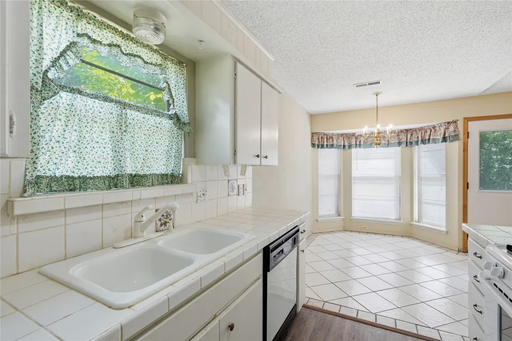 4401 S 4th Street Broken Arrow, OK 74011