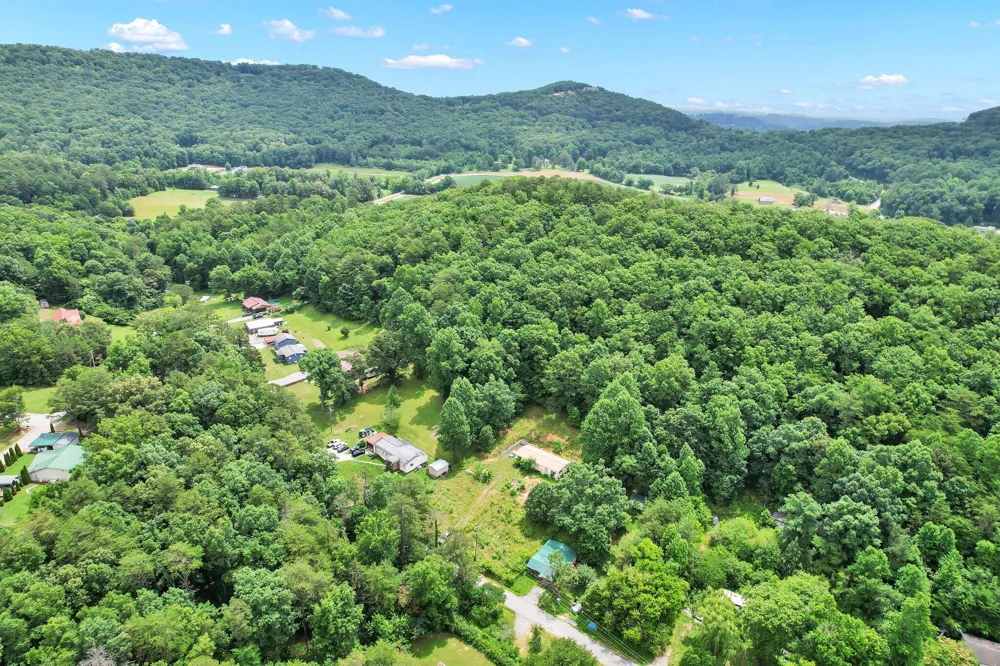 1241 Upper Cove Road Dayton, TN 37321