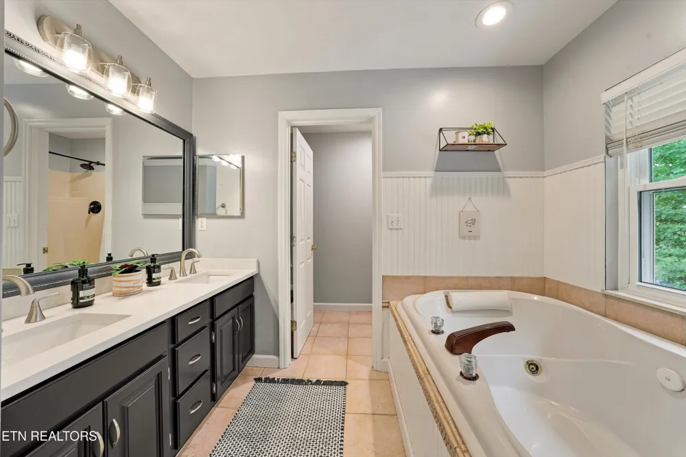 8409 Thornbury Court Knoxville, TN 37919