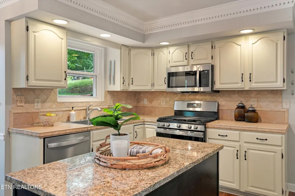 8409 Thornbury Court Knoxville, TN 37919