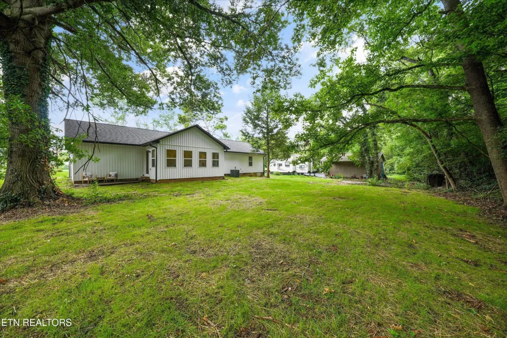 412 Sherwood Drive Maryville, TN 37801
