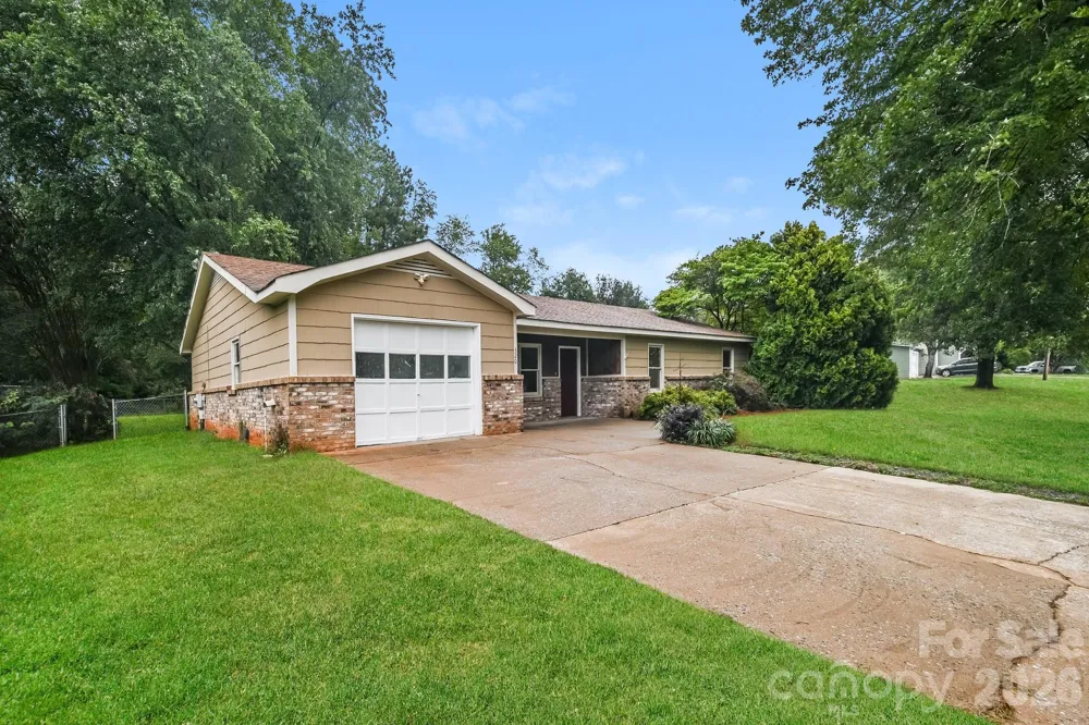 320 Aqua Drive Forest City, NC 28043