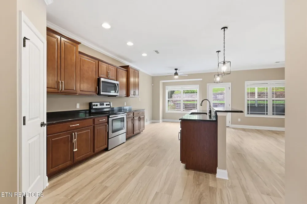 1230 Peake Lane Knoxville, TN 37922