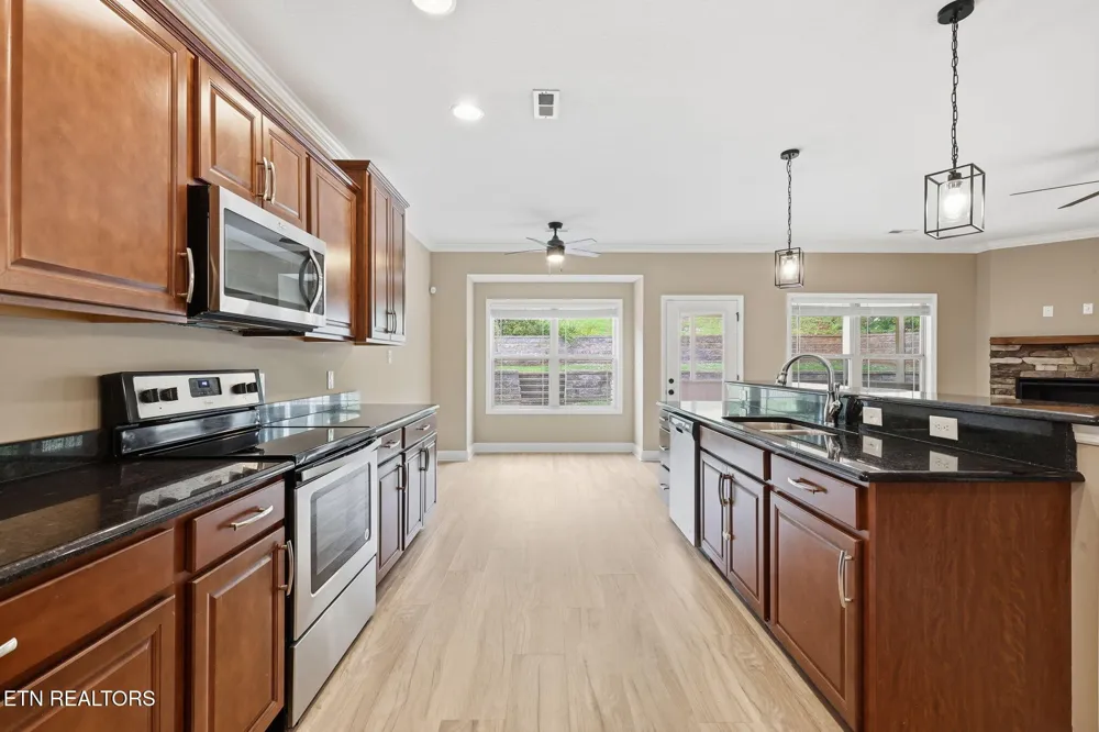1230 Peake Lane Knoxville, TN 37922
