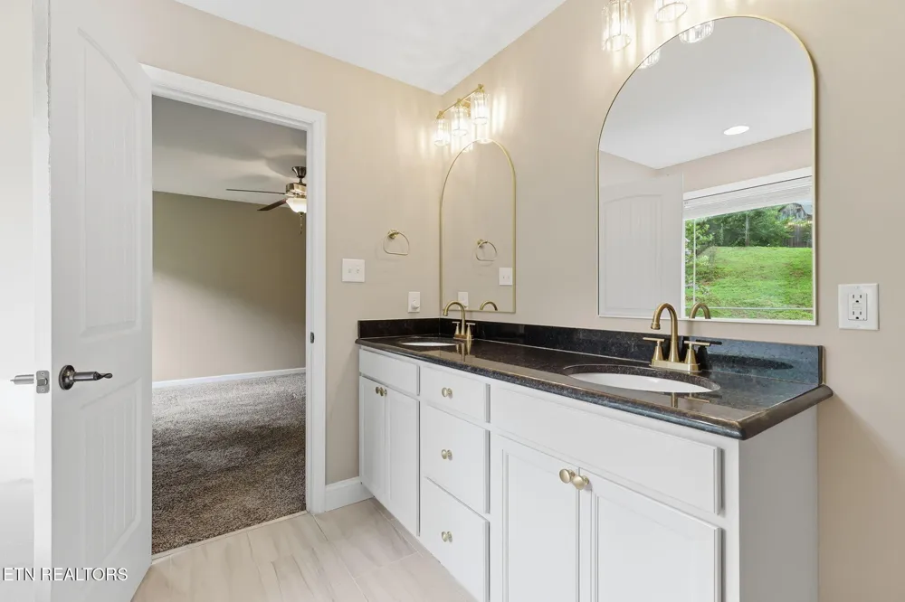 1230 Peake Lane Knoxville, TN 37922
