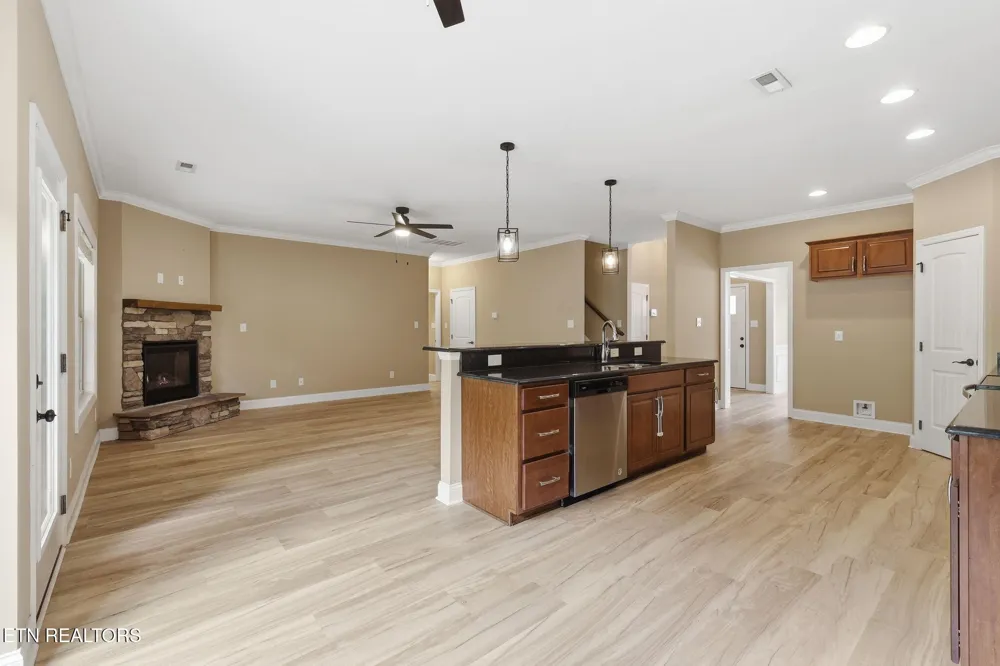 1230 Peake Lane Knoxville, TN 37922