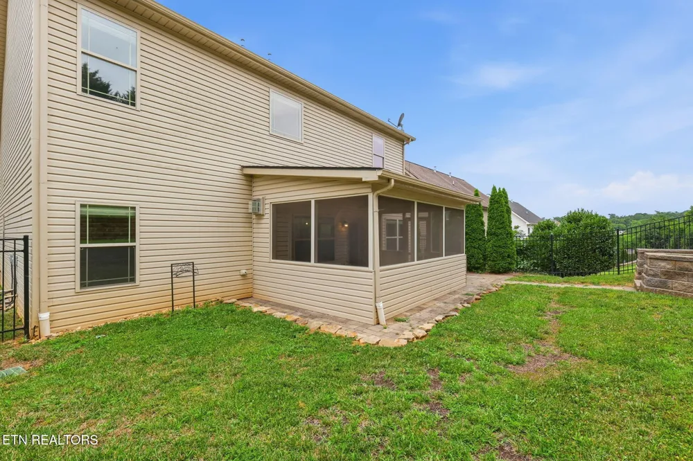 1230 Peake Lane Knoxville, TN 37922