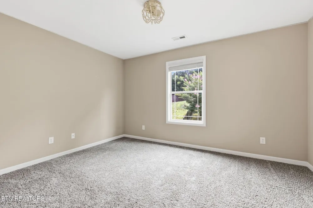 1230 Peake Lane Knoxville, TN 37922