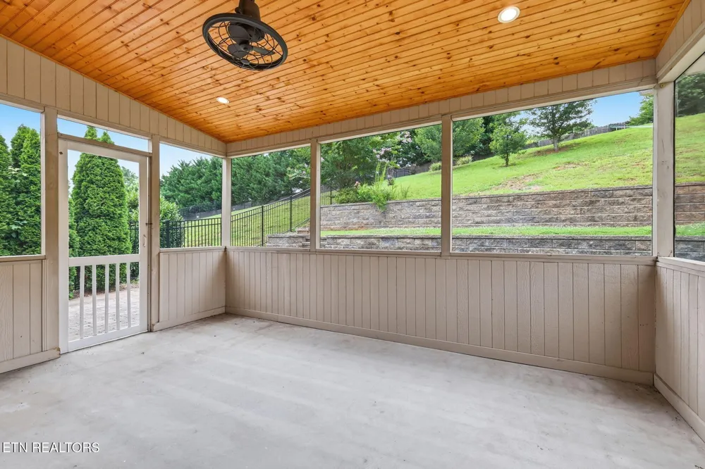1230 Peake Lane Knoxville, TN 37922
