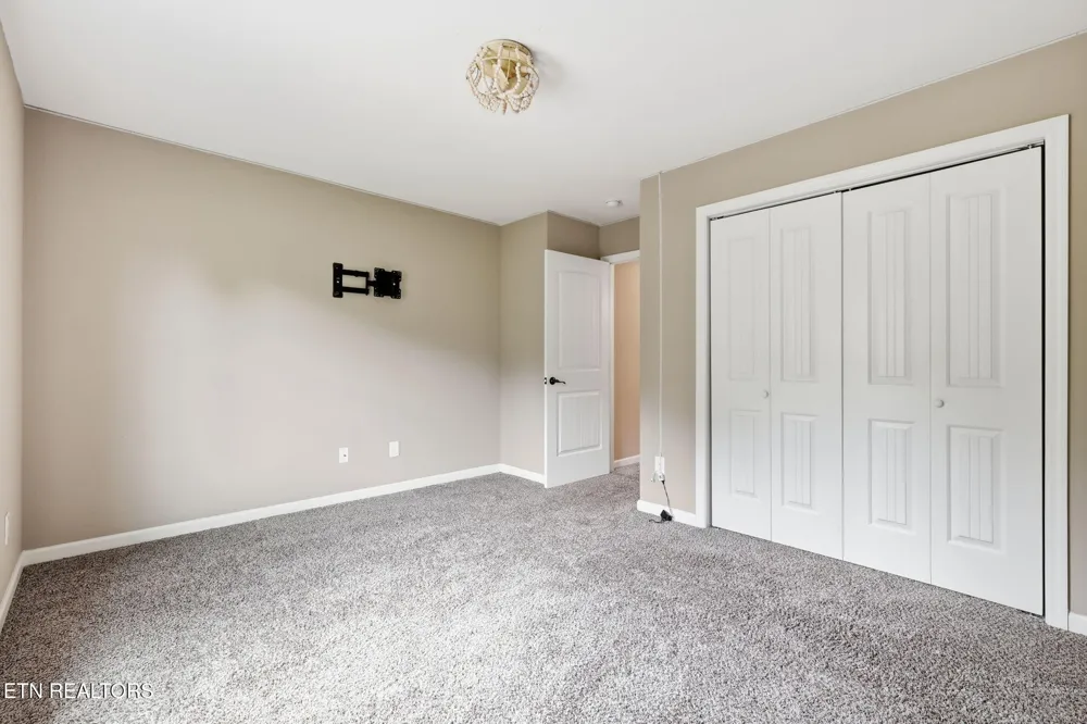 1230 Peake Lane Knoxville, TN 37922