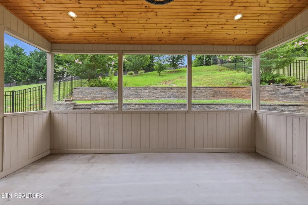 1230 Peake Lane Knoxville, TN 37922