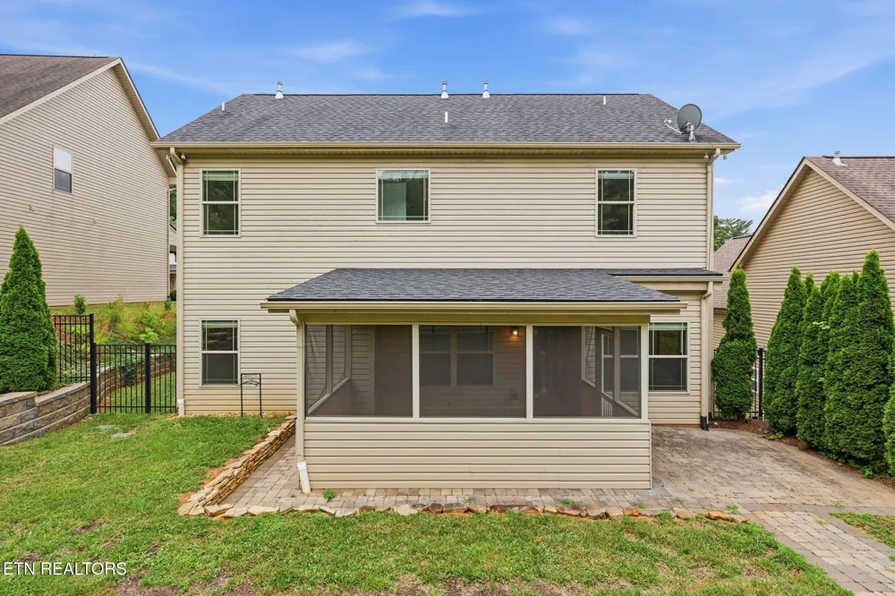 1230 Peake Lane Knoxville, TN 37922