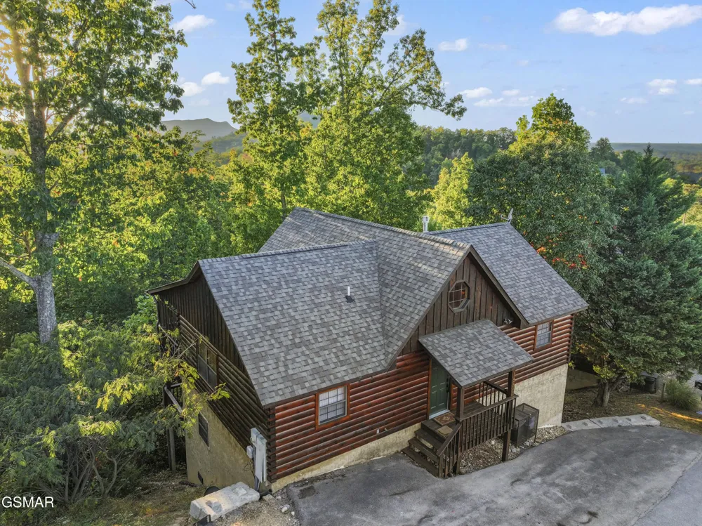 1550 Bears Den Way Sevierville, TN 37876