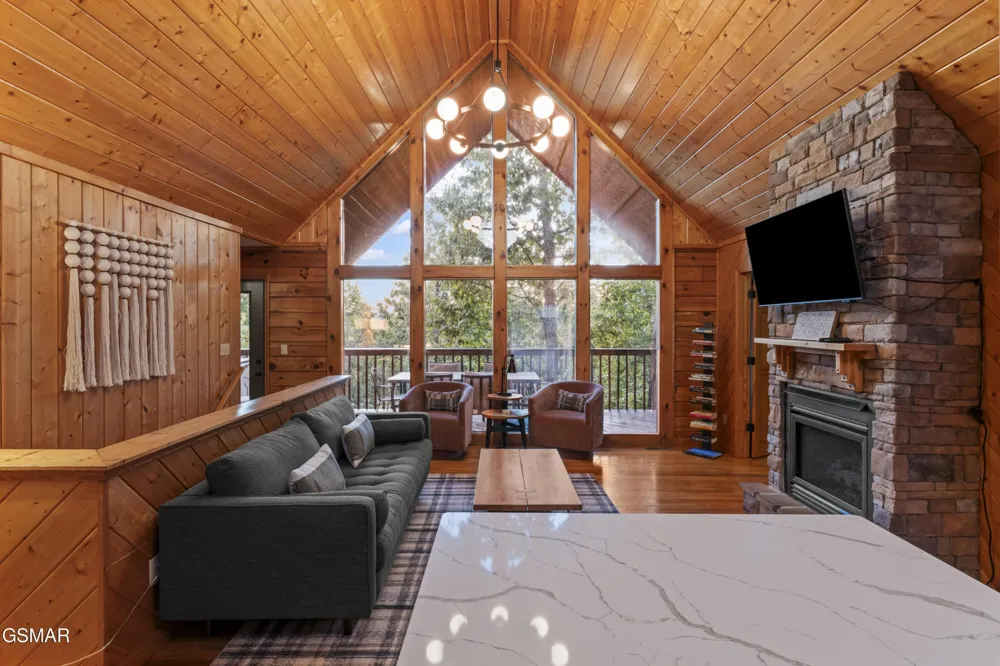 1550 Bears Den Way Sevierville, TN 37876