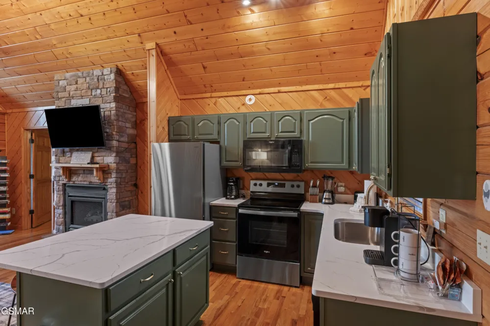 1550 Bears Den Way Sevierville, TN 37876