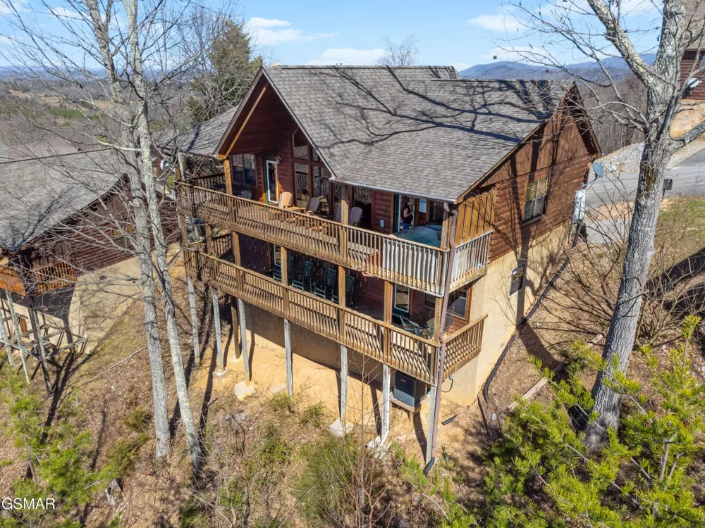 1550 Bears Den Way Sevierville, TN 37876