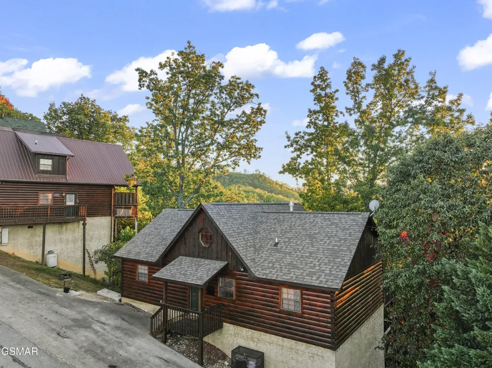 1550 Bears Den Way Sevierville, TN 37876