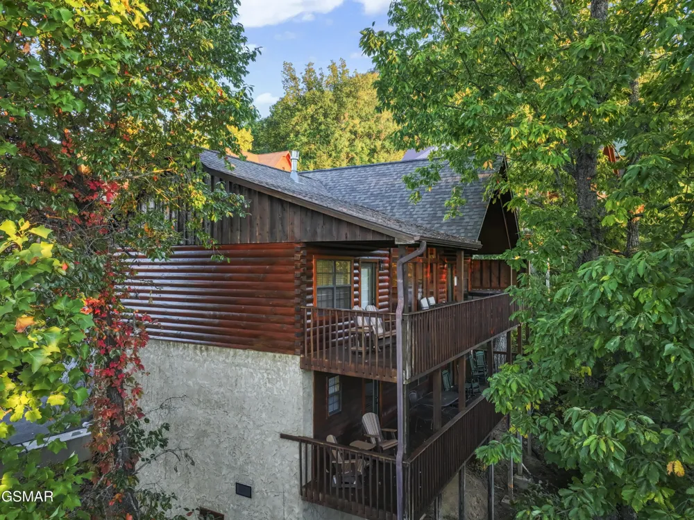 1550 Bears Den Way Sevierville, TN 37876