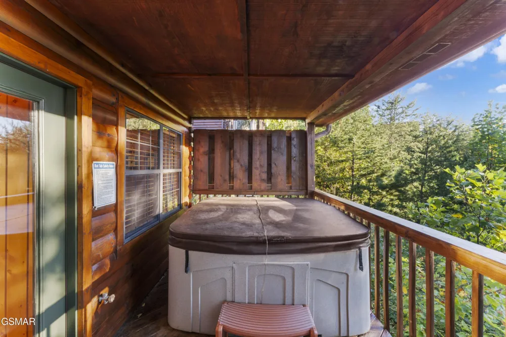 1550 Bears Den Way Sevierville, TN 37876