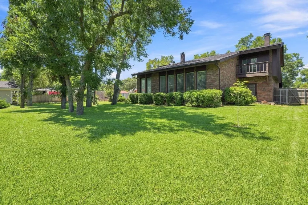408 Arcadia Street Hurst, TX 76053