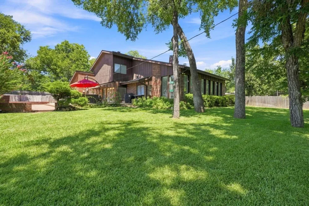 408 Arcadia Street Hurst, TX 76053