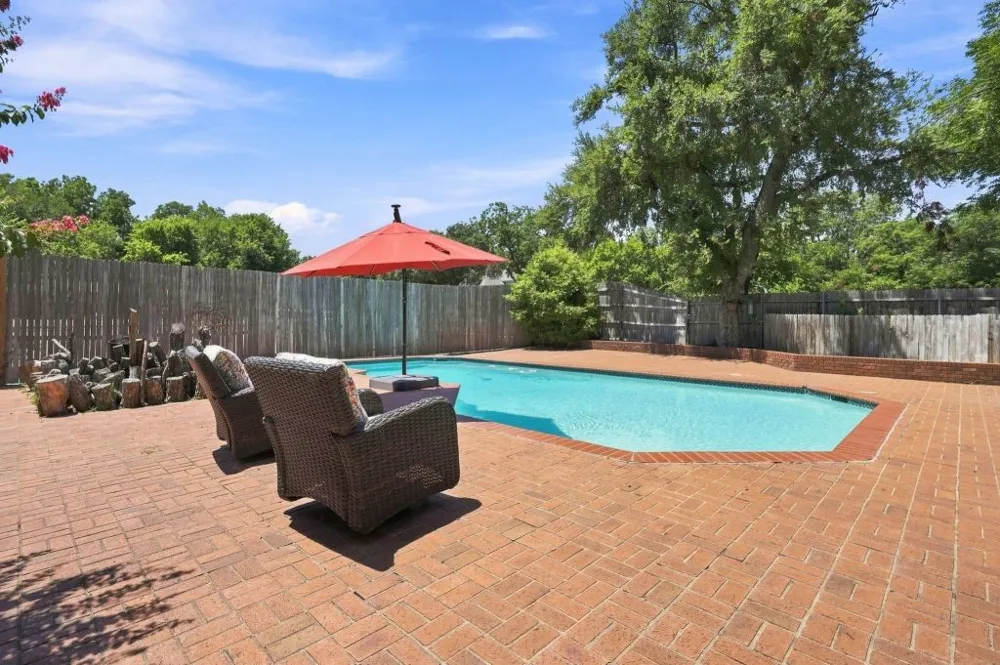 408 Arcadia Street Hurst, TX 76053