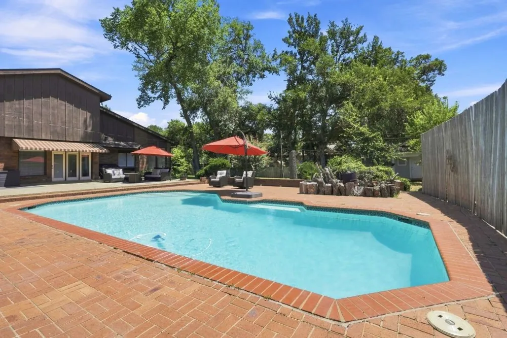 408 Arcadia Street Hurst, TX 76053