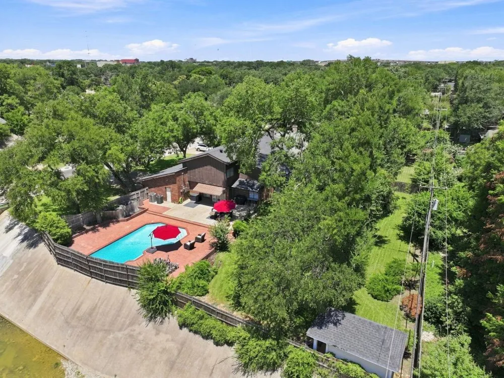 408 Arcadia Street Hurst, TX 76053
