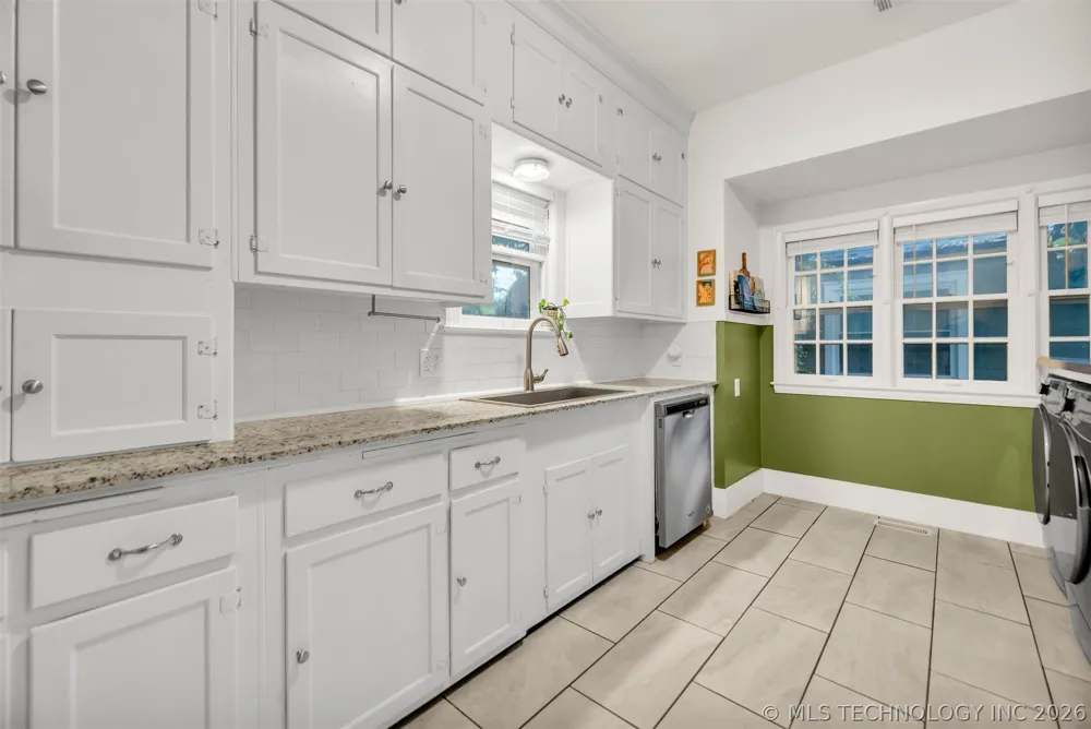 216 S Knoxville Avenue Tulsa, OK 74112