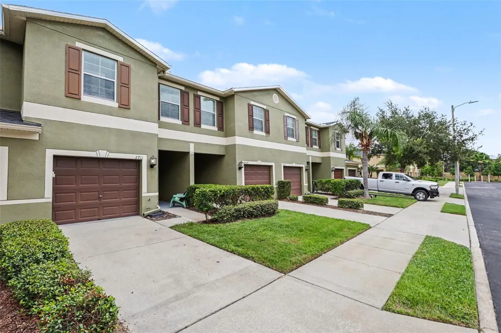 2711 ISABELLA VALLEY COURT Brandon, FL 33511