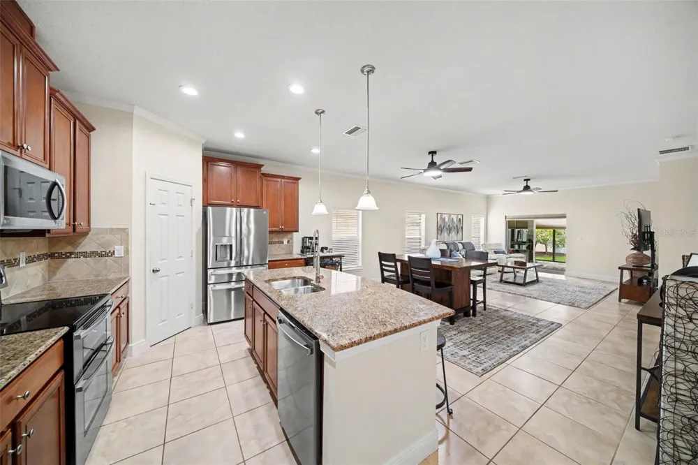 2722 WINGLEWOOD CIRCLE Lutz, FL 33558