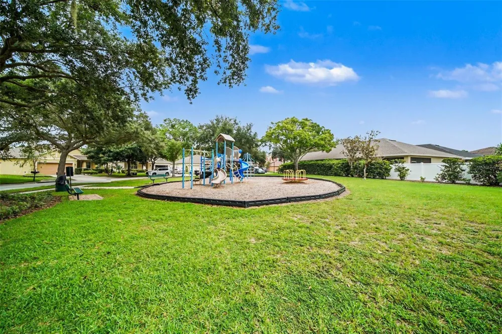2722 WINGLEWOOD CIRCLE Lutz, FL 33558