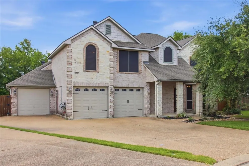 2435 Newark Circle College Station, TX 77845
