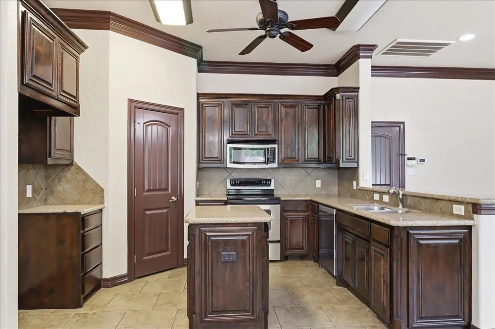 2435 Newark Circle College Station, TX 77845