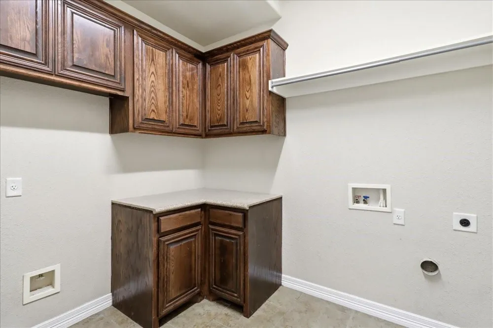 2435 Newark Circle College Station, TX 77845