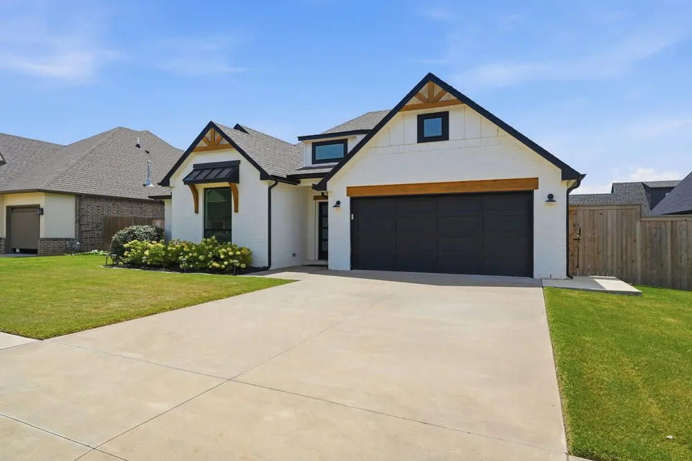 2124 E 138th Place S Bixby, OK 74008